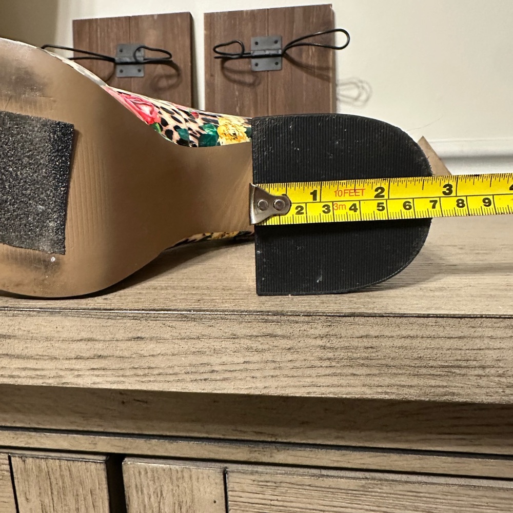 Platform Mary Jane Heels - Floral & Leopard Print in Multicolor - Picture 7 of 10